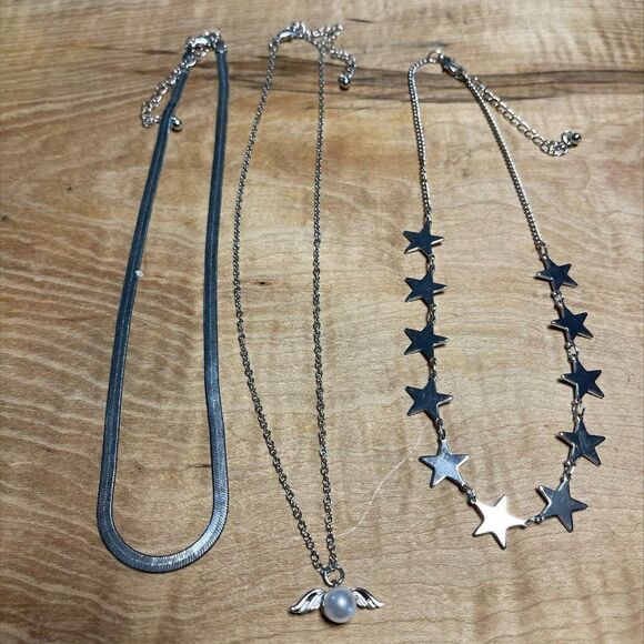 3 piece necklace set in silver tones with stars and pearl amulet, NWOT, fashion - Picture 3 of 14